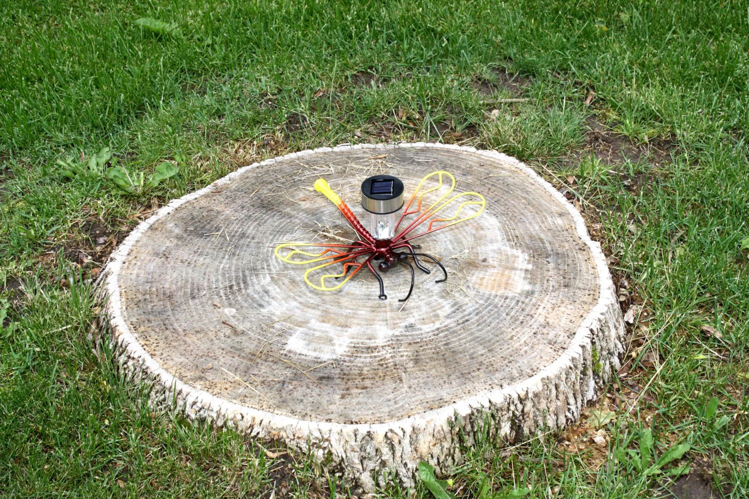 Dragonfly On Garden Stake with Solar Light For Home Decor Metal  Yard Art - Image 5