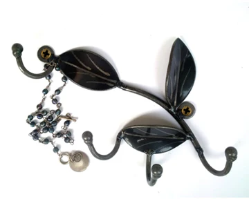 Leaf Hook: Metal Wall Art Decorative Hand-etched Leaves On A Vine With 4 Hooks For Keys And Jewelry - Image 3