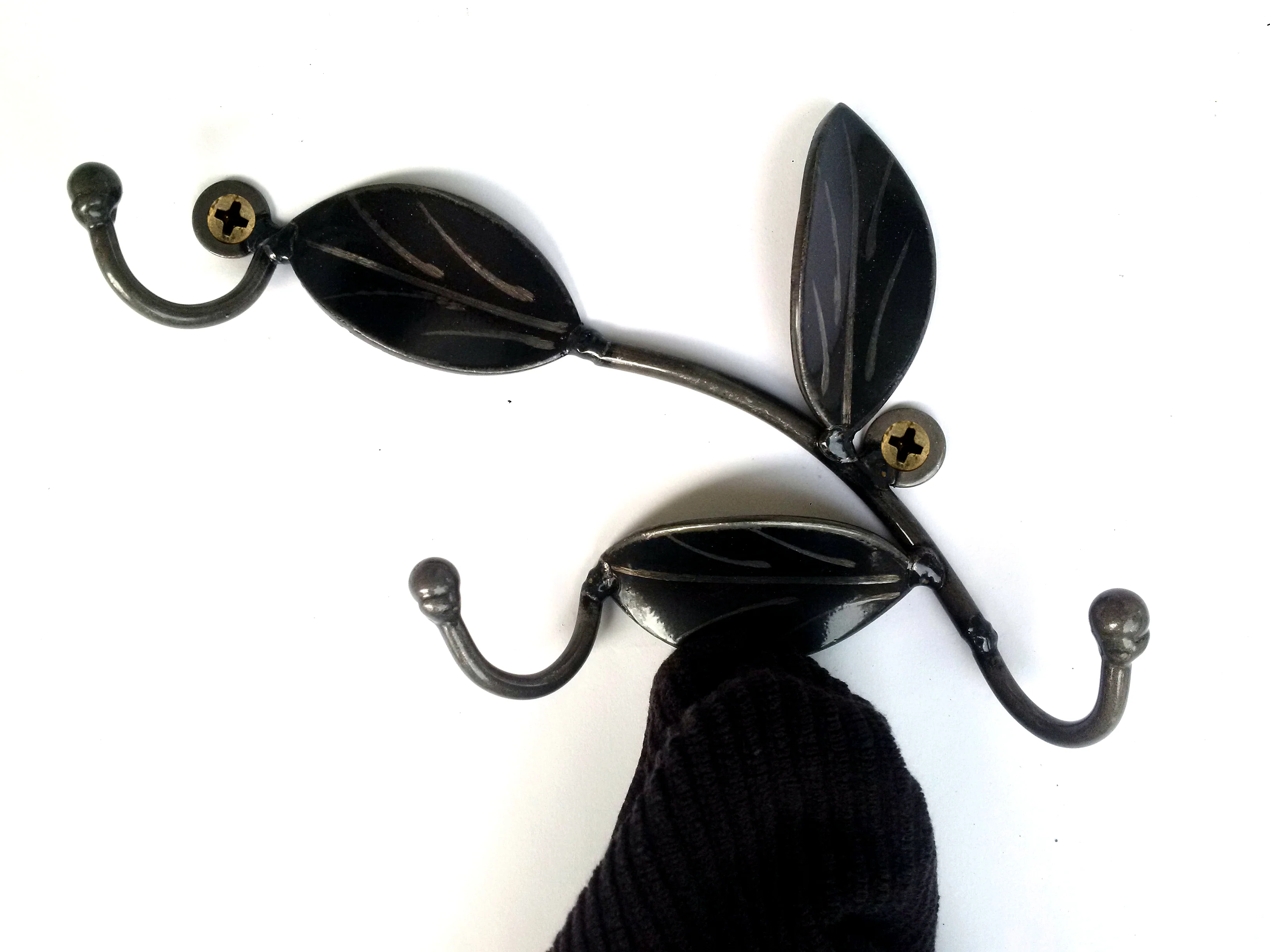 Leaf Hook: Metal Wall Art Decorative Hand-etched Leaves On A Vine With 4 Hooks For Keys And Jewelry - Image 4